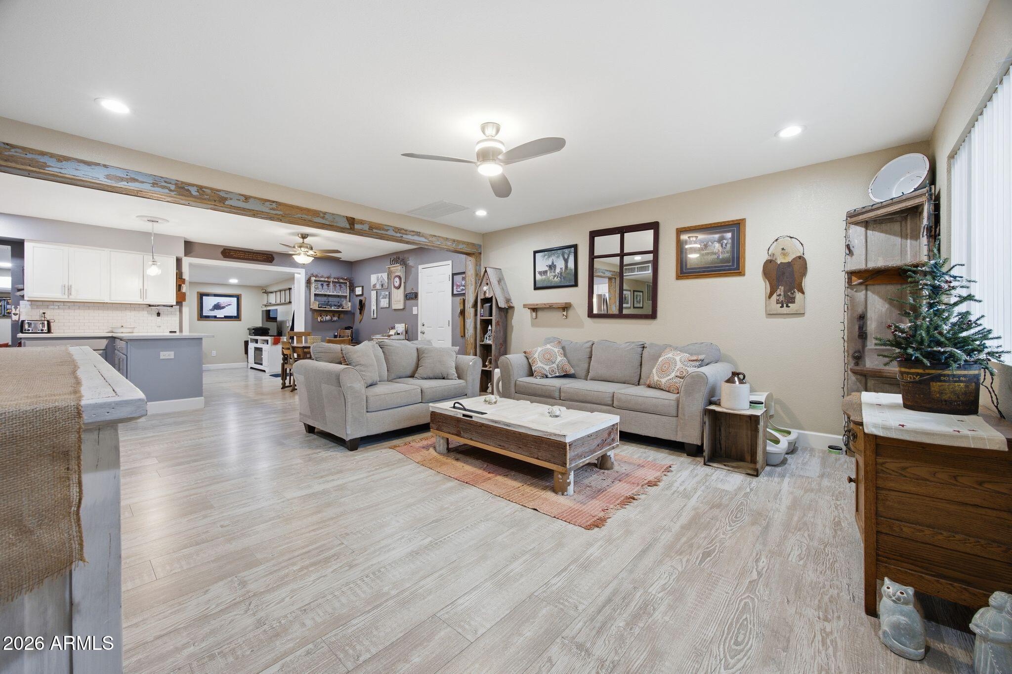 2201 W MEADOW Drive