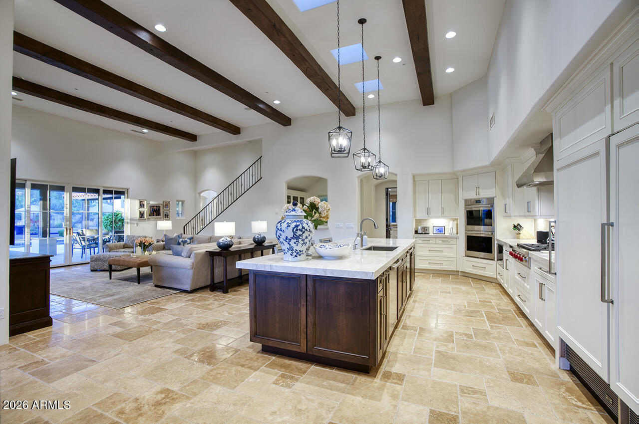9820 E THOMPSON PEAK Parkway 824