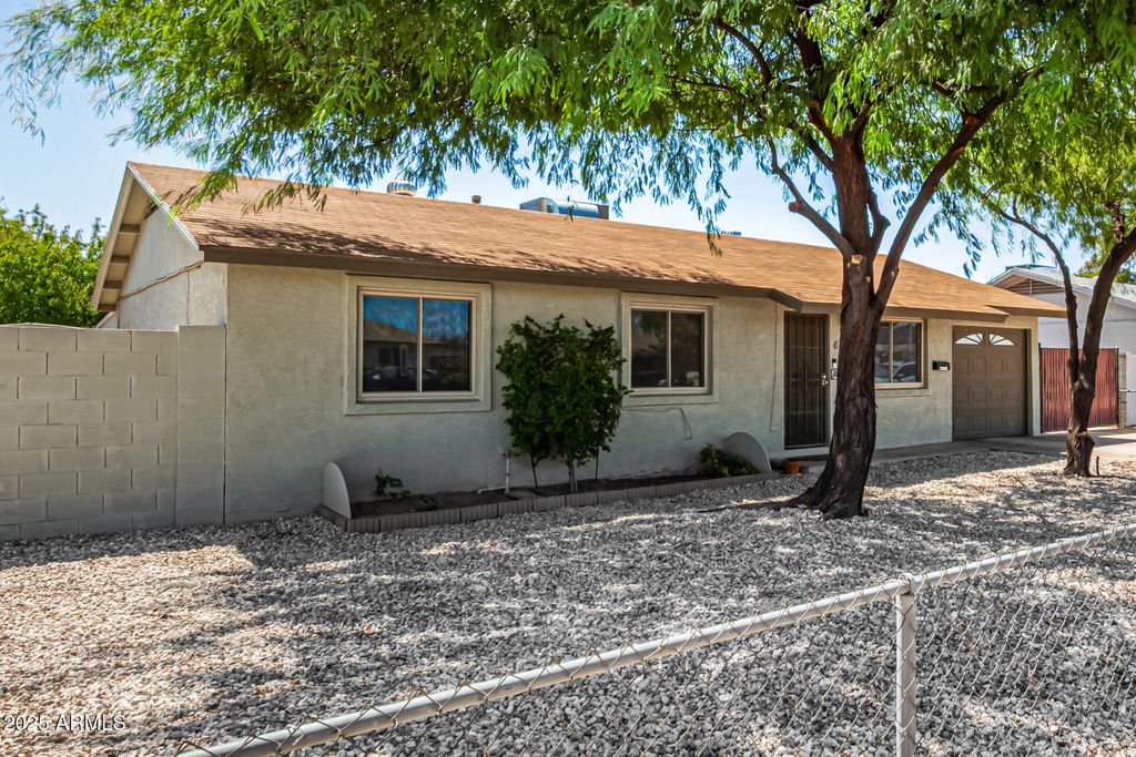 Photo of 651 E Carla Vista Drive, Chandler, AZ 85225 (MLS # 6918464)