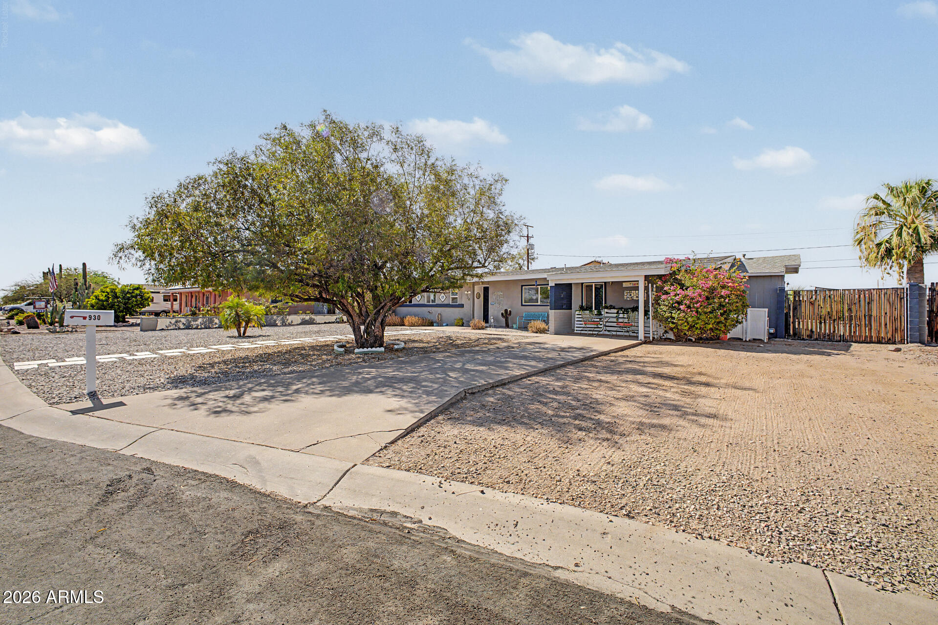 930 E DESERT Avenue