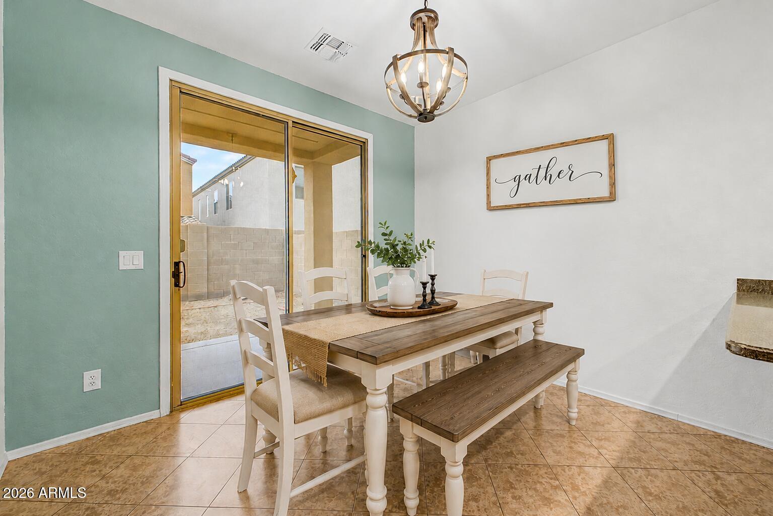 1633 W LACEWOOD Place