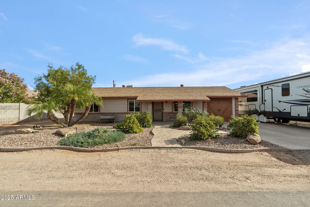 Photo of 143 S Elmont Drive, Apache Junction, AZ 85120 (MLS # 6960529)