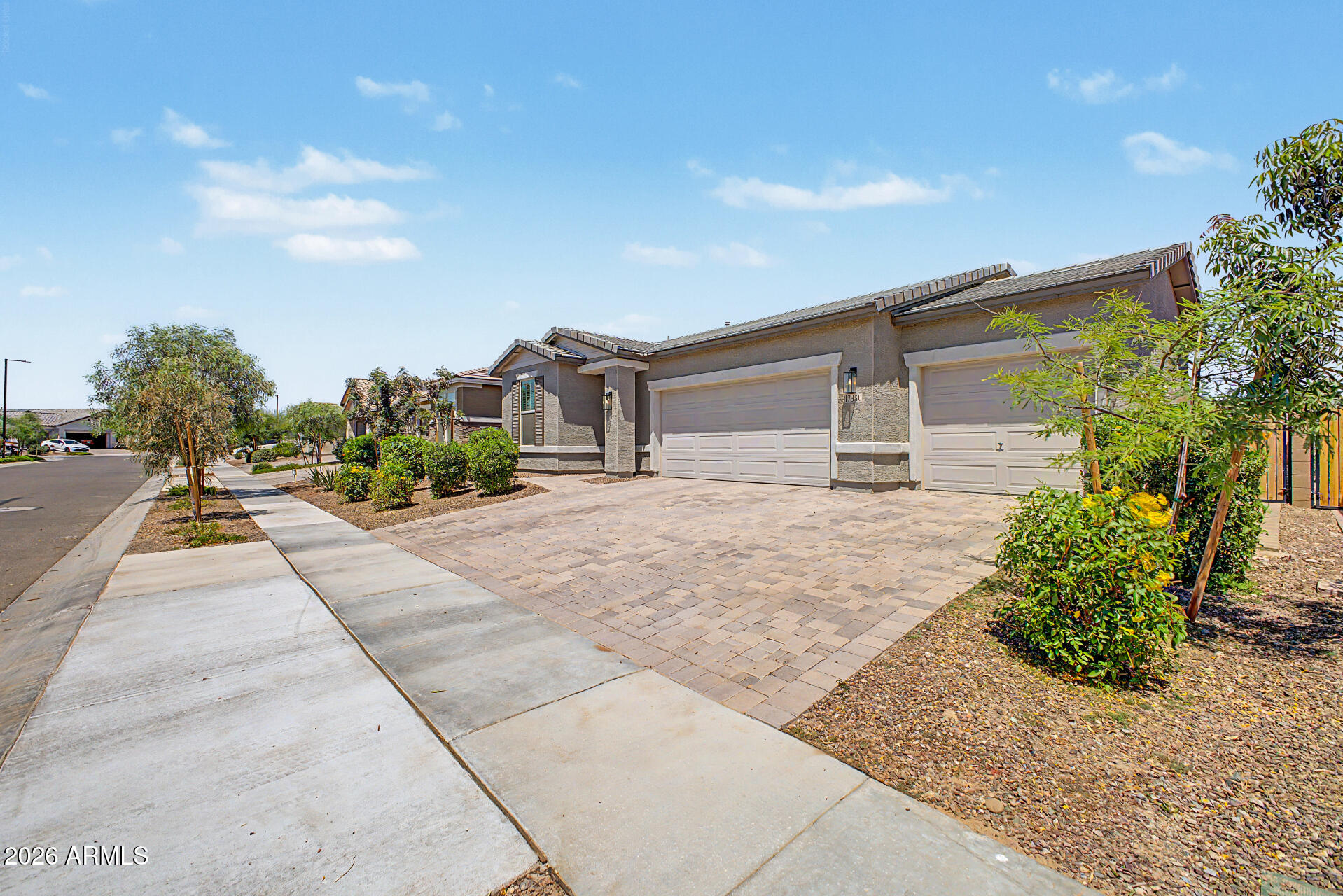 17850 W RUNNING DEER Trail
