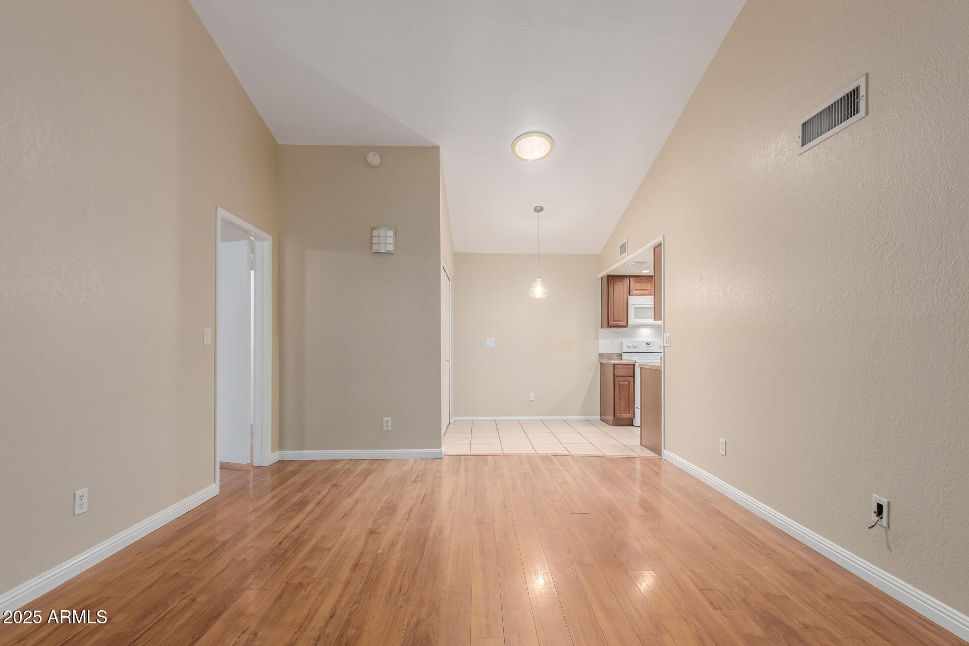 5136 E EVERGREEN Street 1031