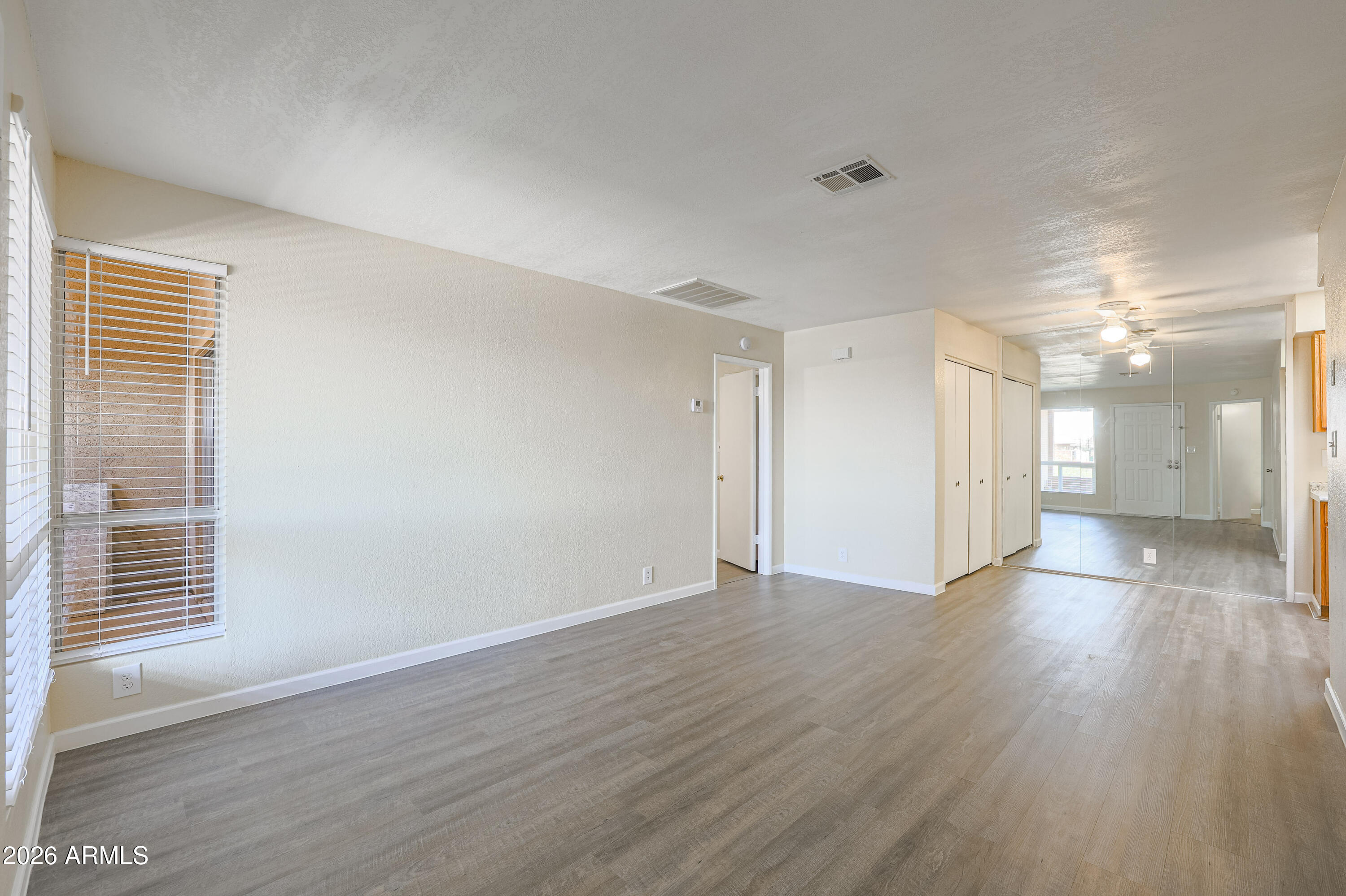 501 W HONONEGH Drive 6