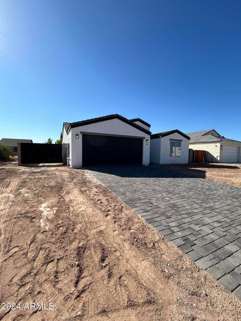 A home in Arizona City