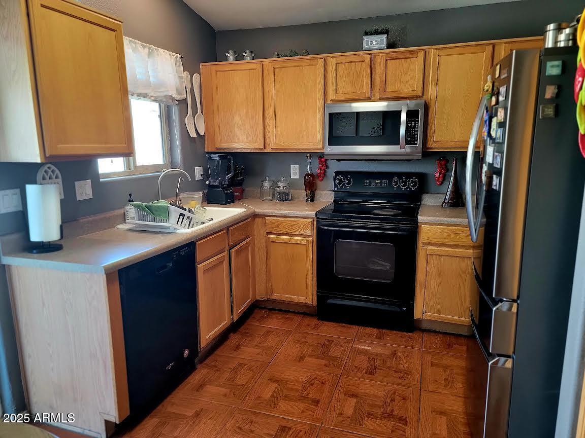 1124 W NANCY Lane