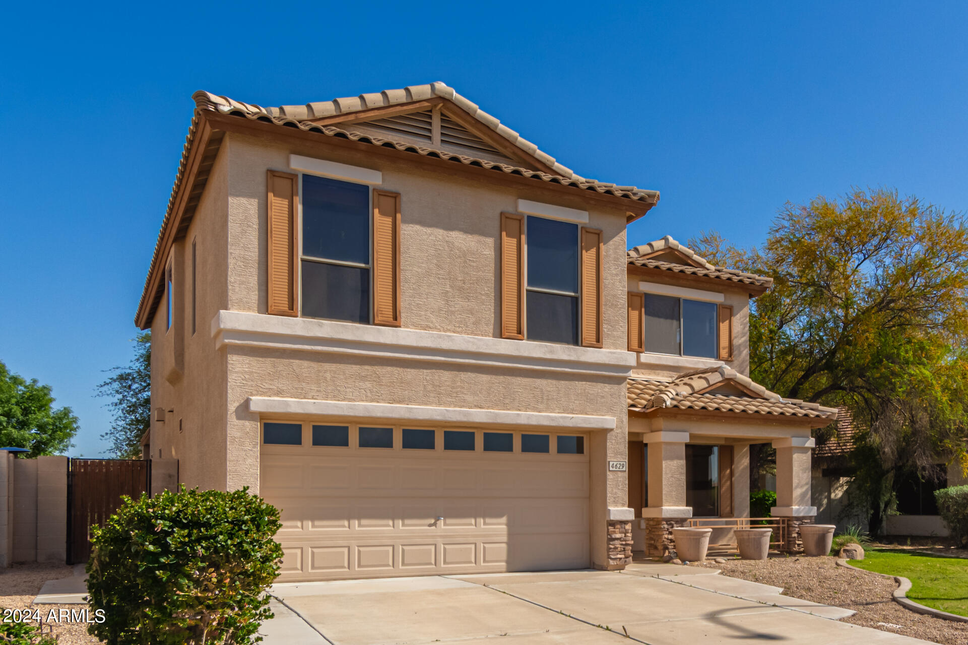 4629 E AUGUSTA Avenue