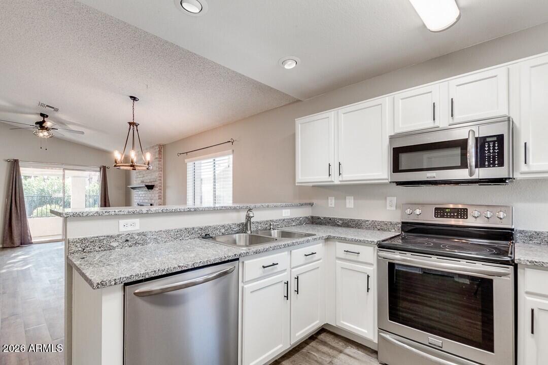 1120 N VAL VISTA Drive 103