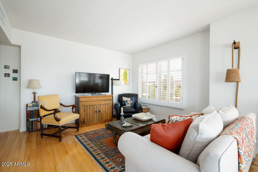 2201 N CENTRAL Avenue 4E