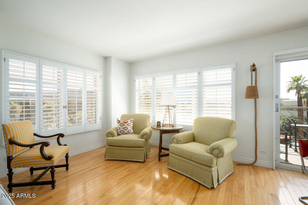 2201 N CENTRAL Avenue 4E