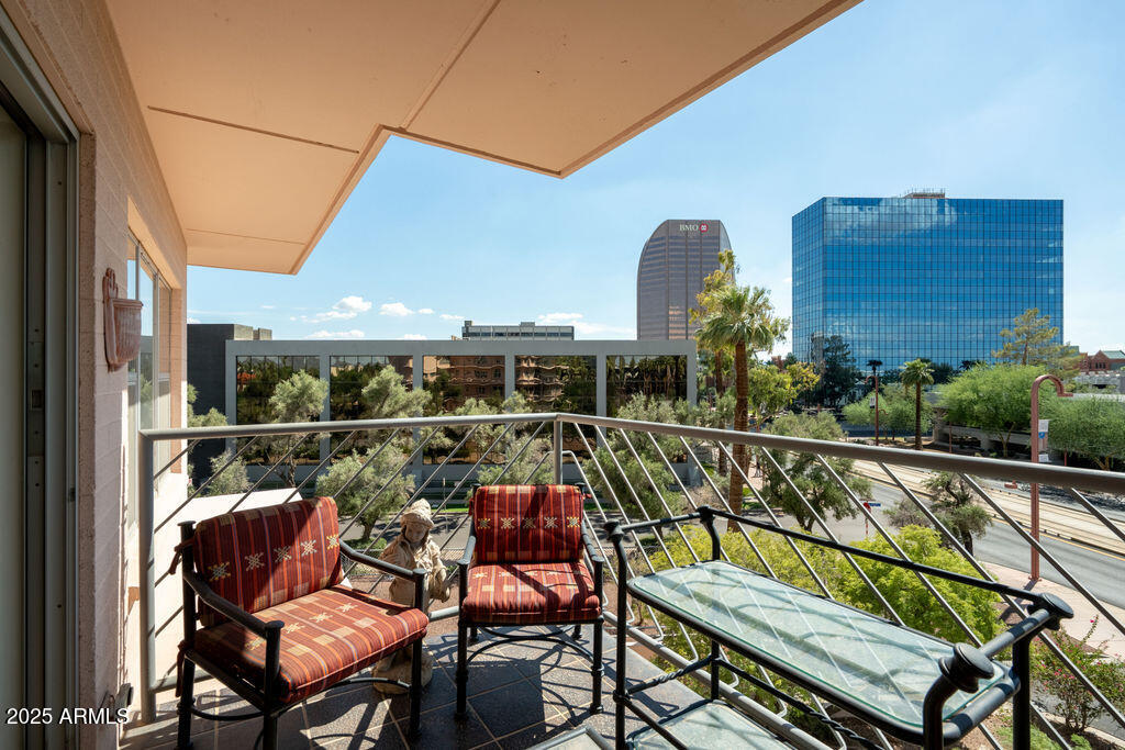 2201 N CENTRAL Avenue 4E