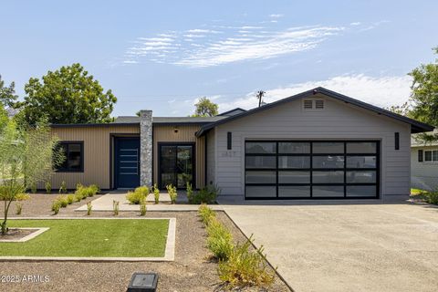 Photo of 6827 N 14th Place, Phoenix, AZ 85014 (MLS # 6906144)