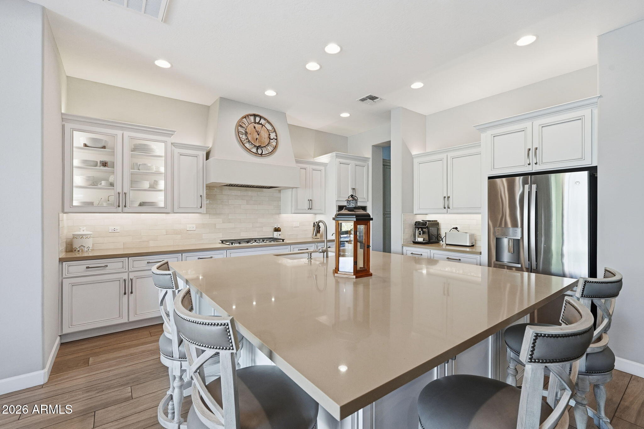 174 E LEVERENZ Avenue