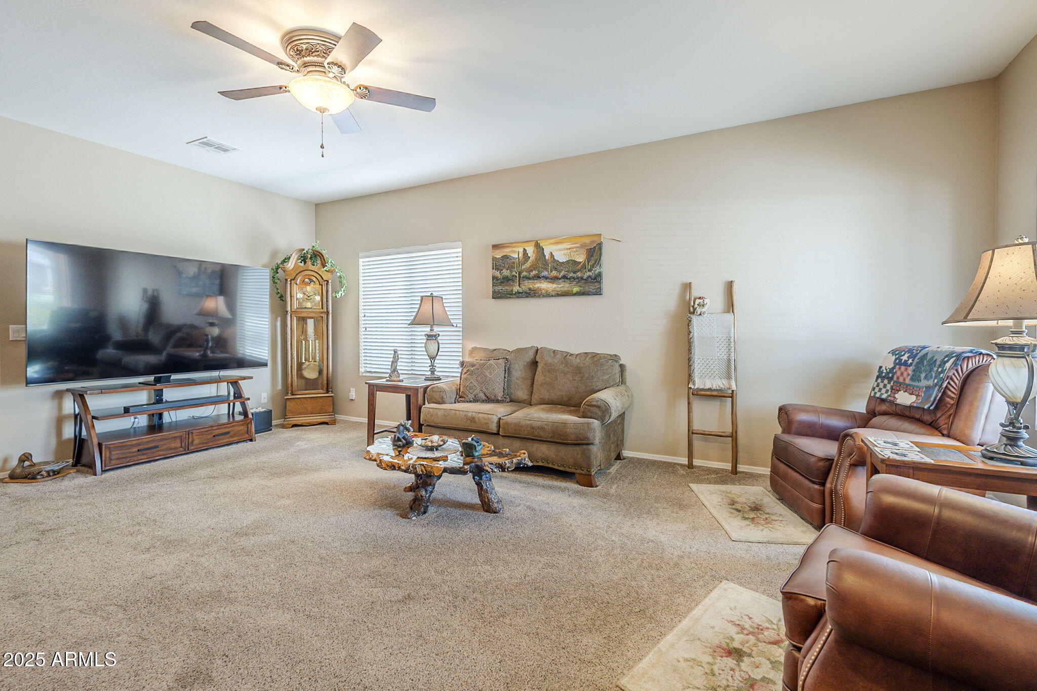 525 E SHAWNEE Road