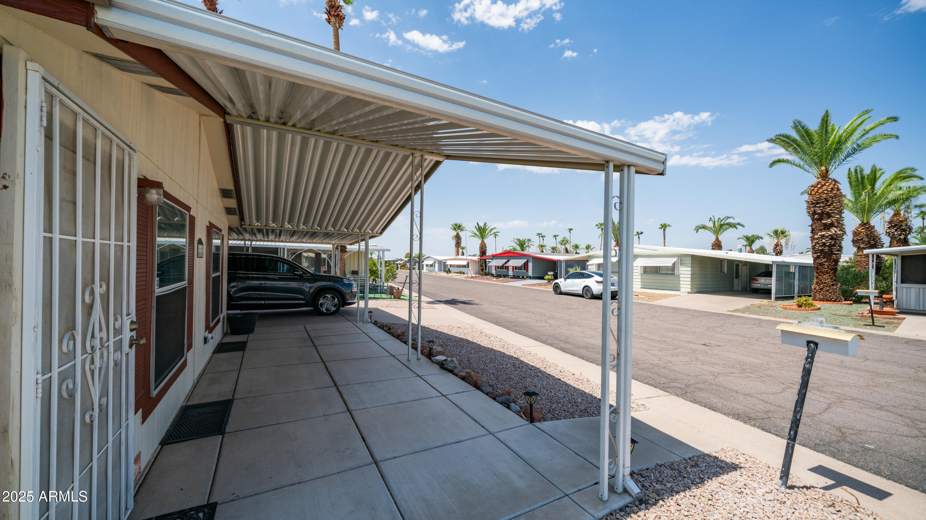 120 N VAL VISTA Drive 117