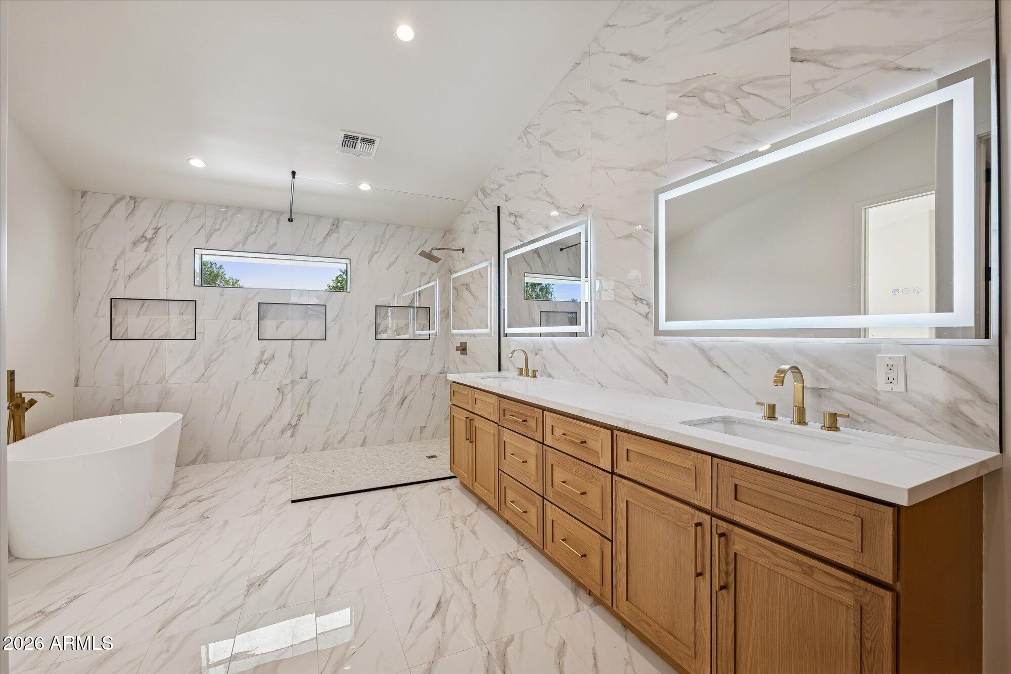 5861 E SAINT JOHN Road