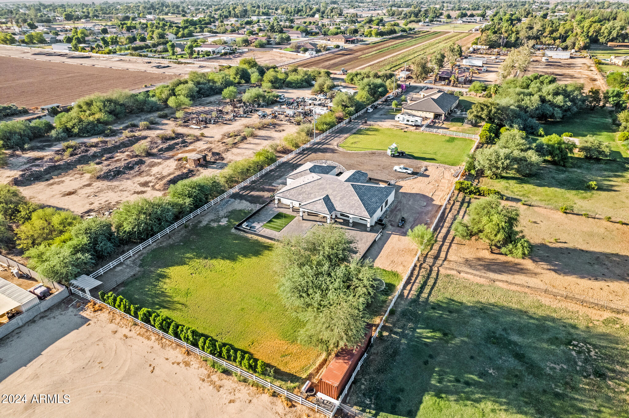 17617 W ROSE Lane