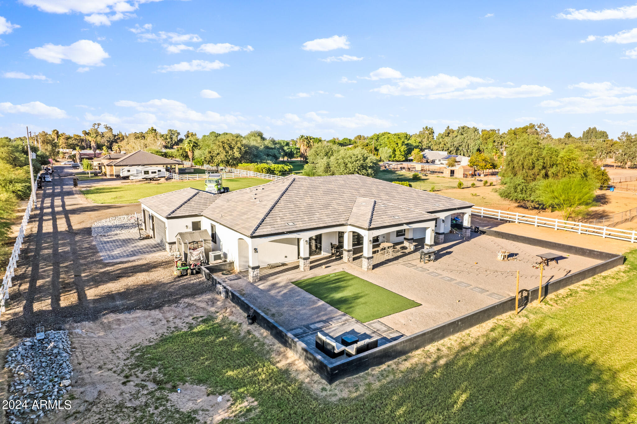 17617 W ROSE Lane
