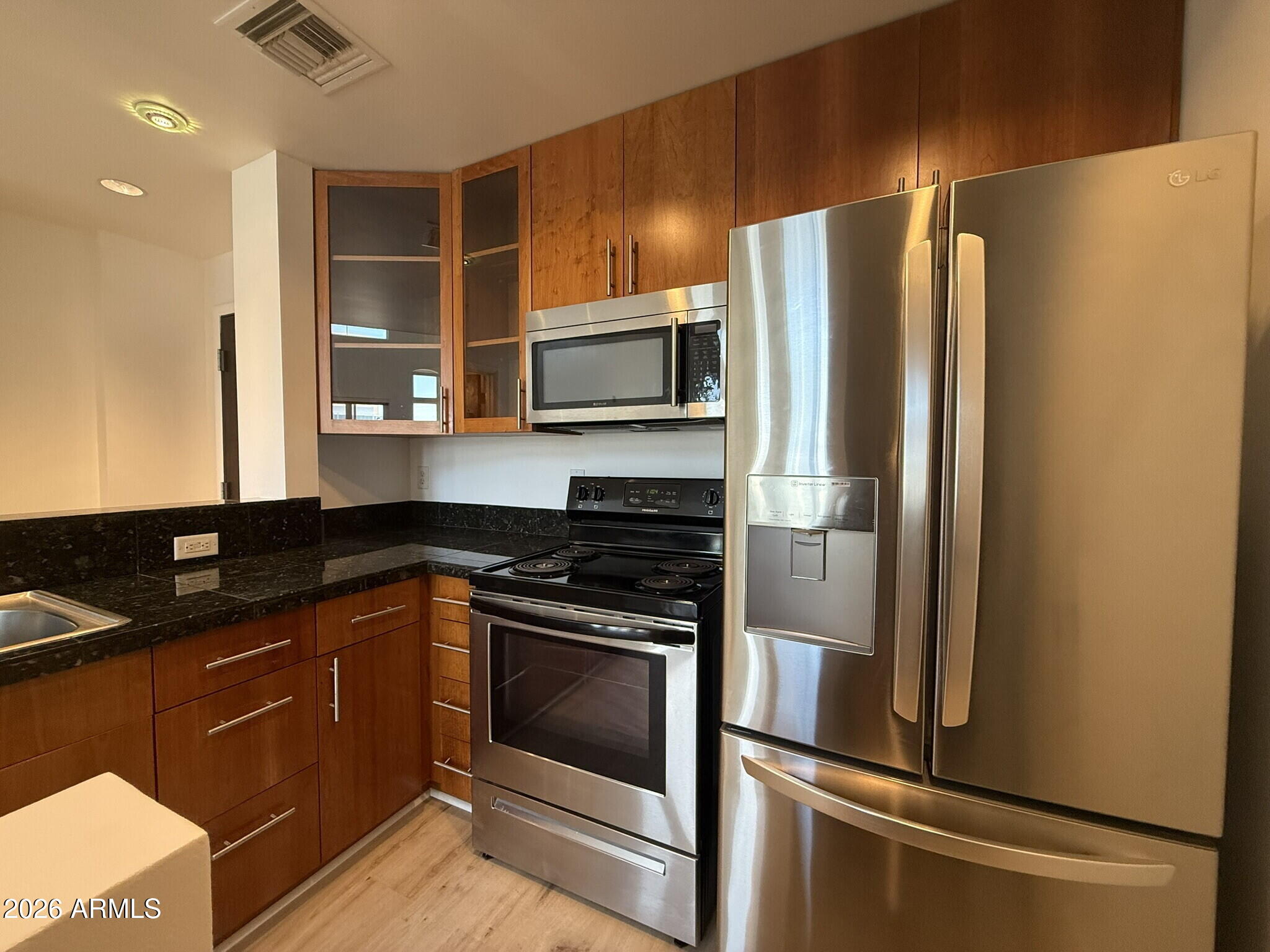 215 E Mckinley Street 407