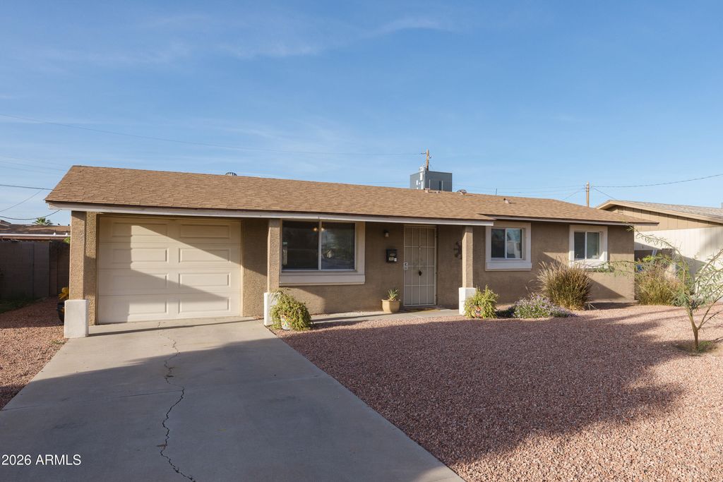 Photo of 4118 W Orangewood Avenue, Phoenix, AZ 85051 (MLS # 7000084)