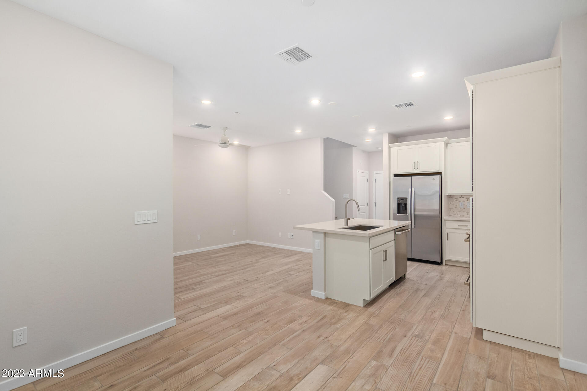 729 E ZESTA Lane 103