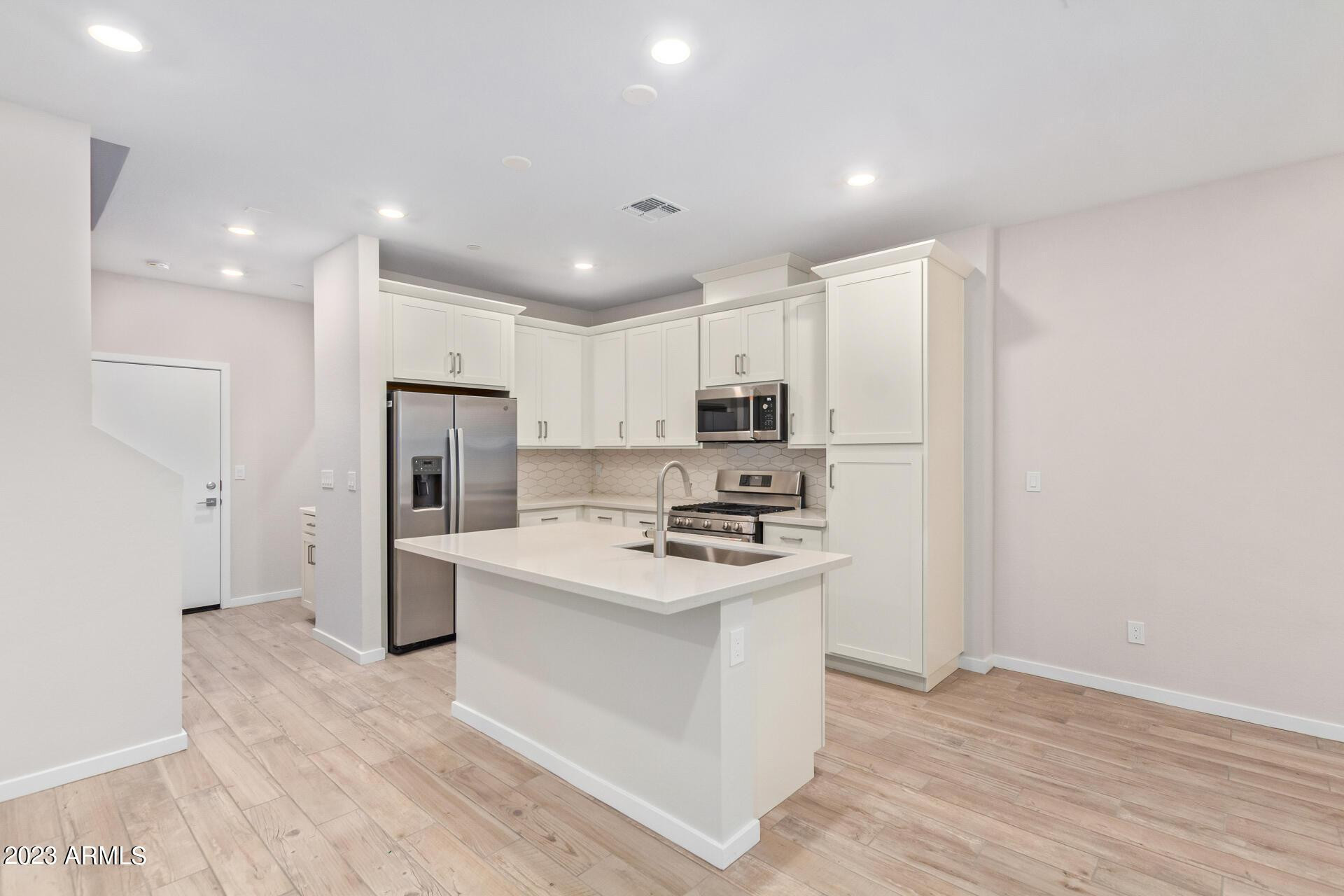 729 E Zesta Lane Unit 103