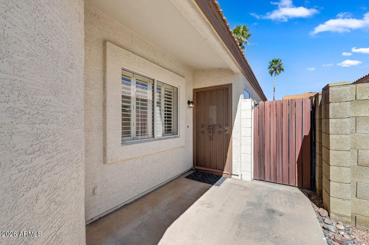 4626 E CHARLESTON Avenue