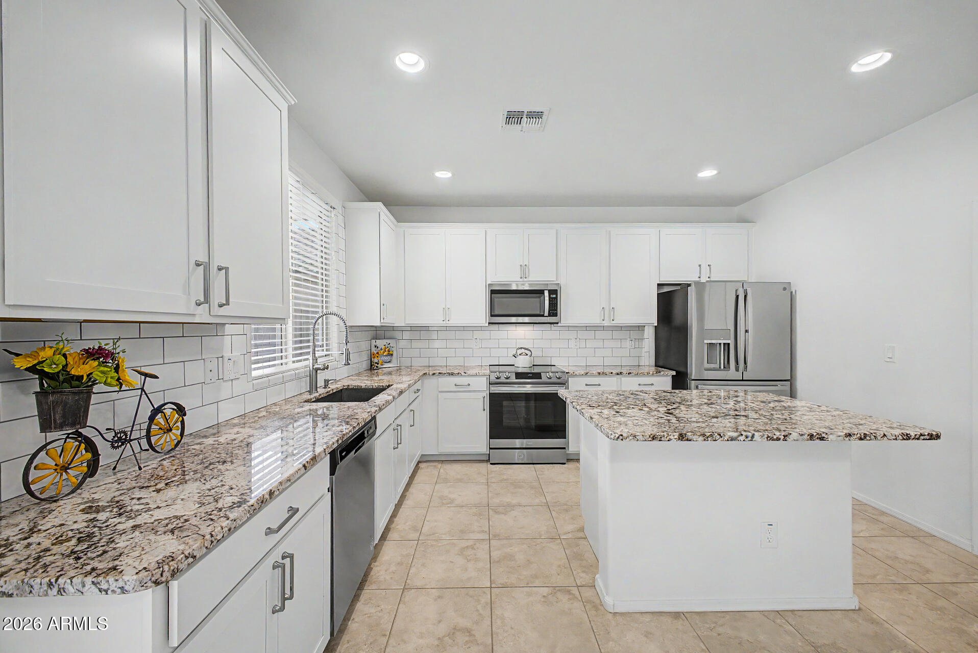 17561 W VILLA HERMOSA Lane