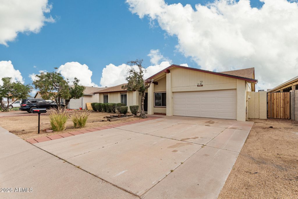 Photo of 5915 S Parkside Drive, Tempe, AZ 85283 (MLS # 6973966)