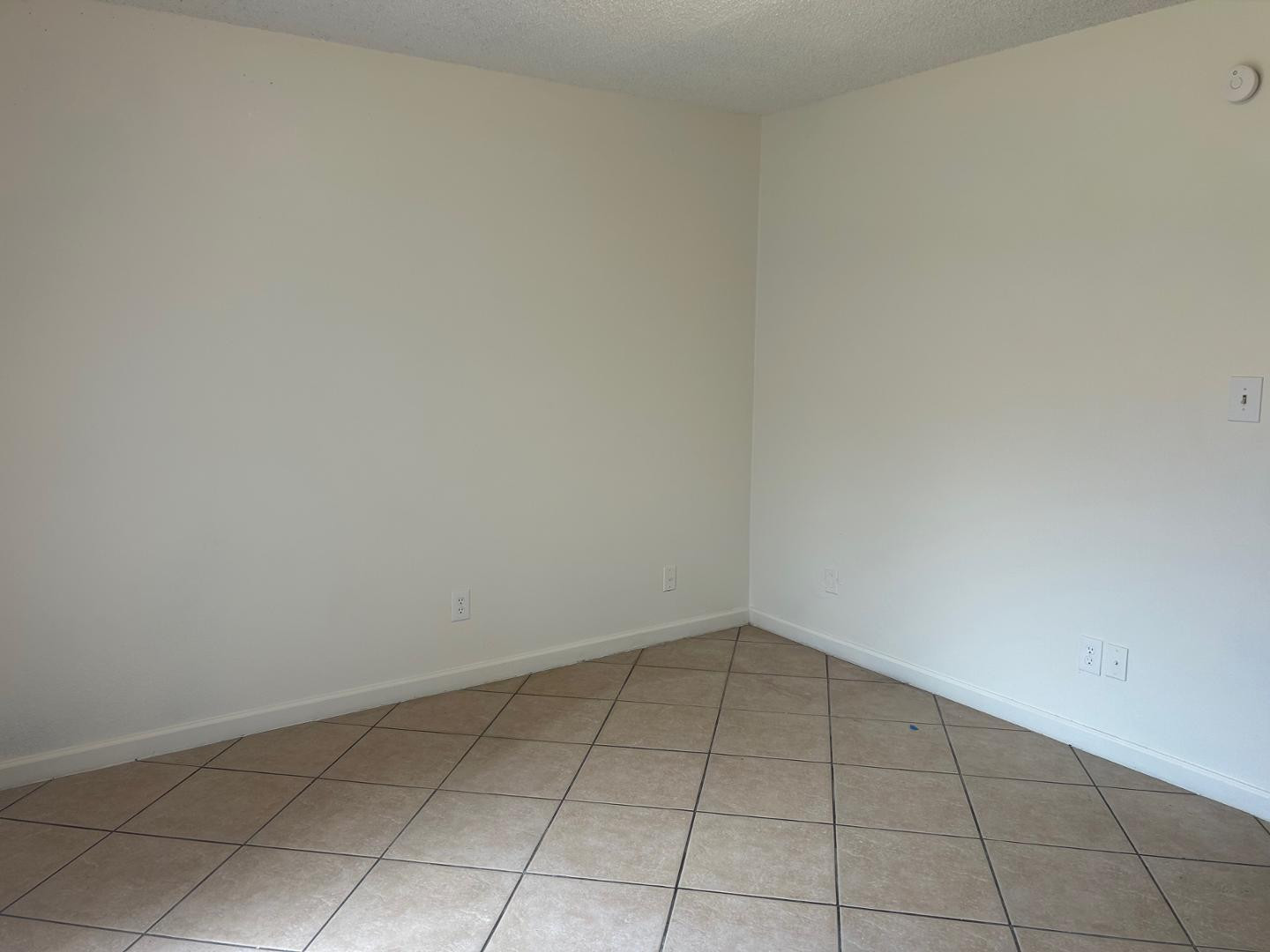 435 E 9th Avenue Apt 1