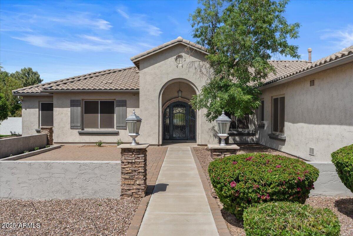 3410 E VALLEJO Court