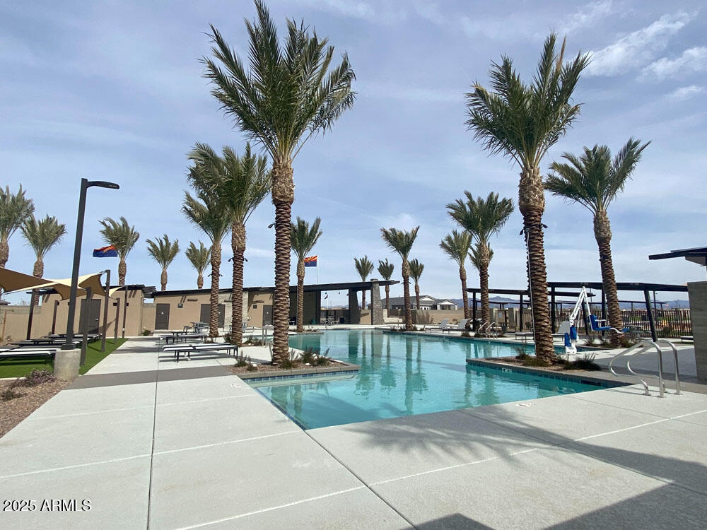 22937 E TWIN ACRES Drive