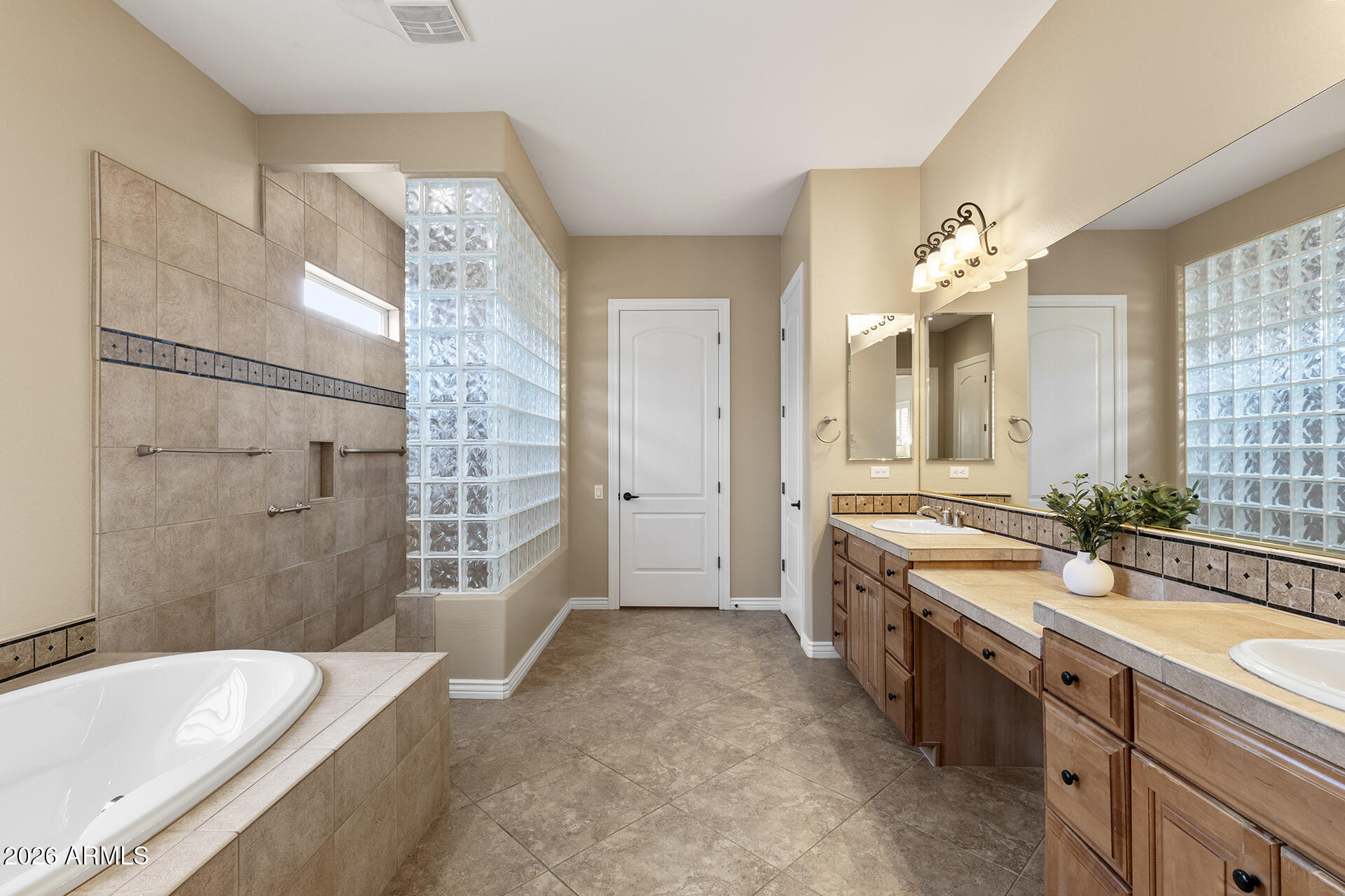 CORTE BELLA COUNTRY CLUB - Residential