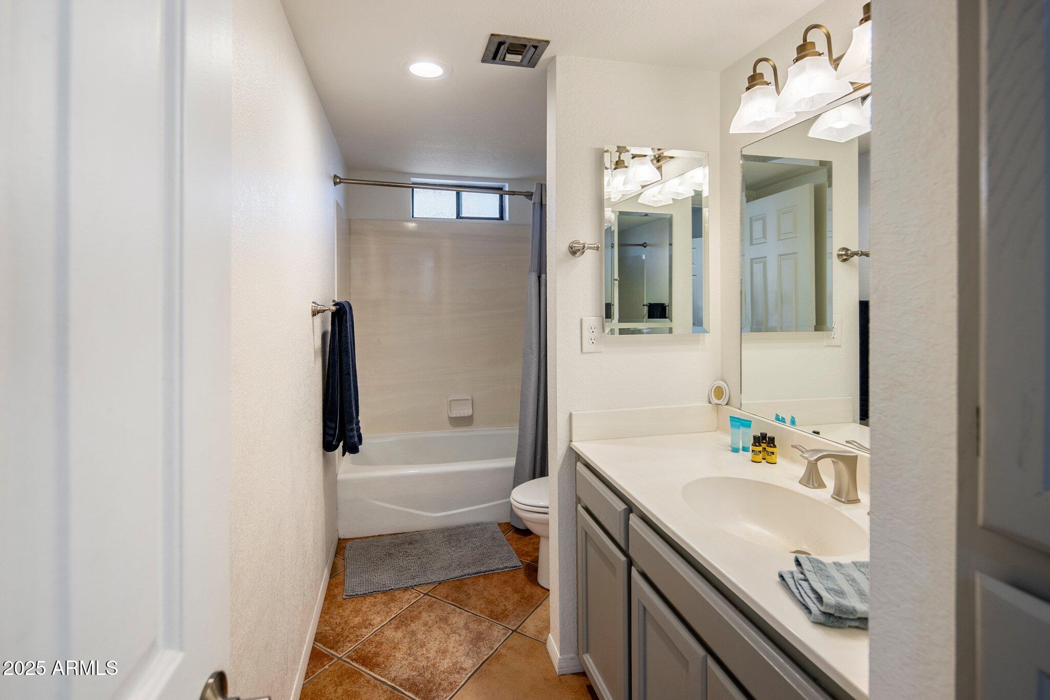 THUNDERBIRD EAST UNIT 2 - Residential