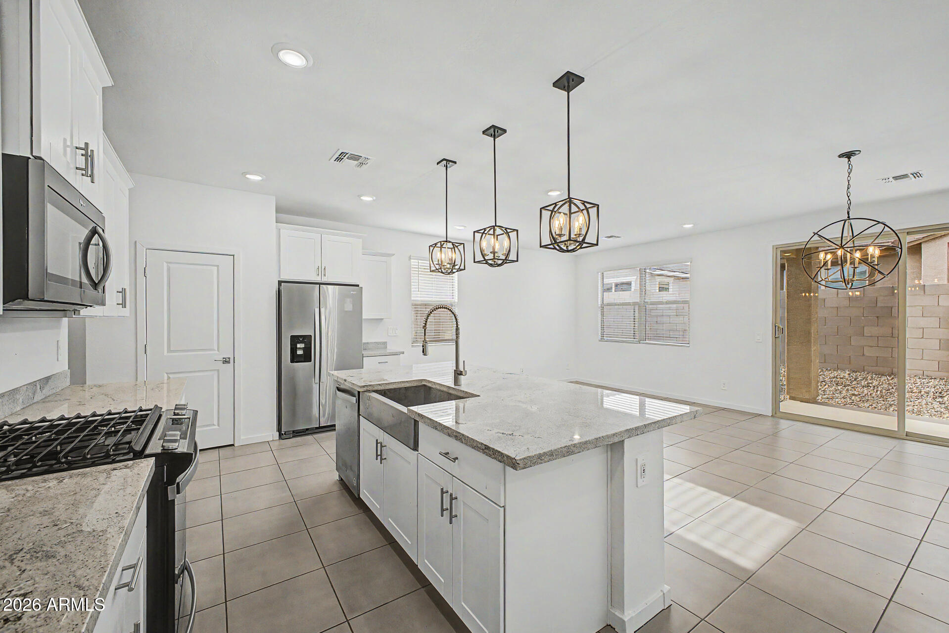 16036 W DESERT HOLLOW Drive