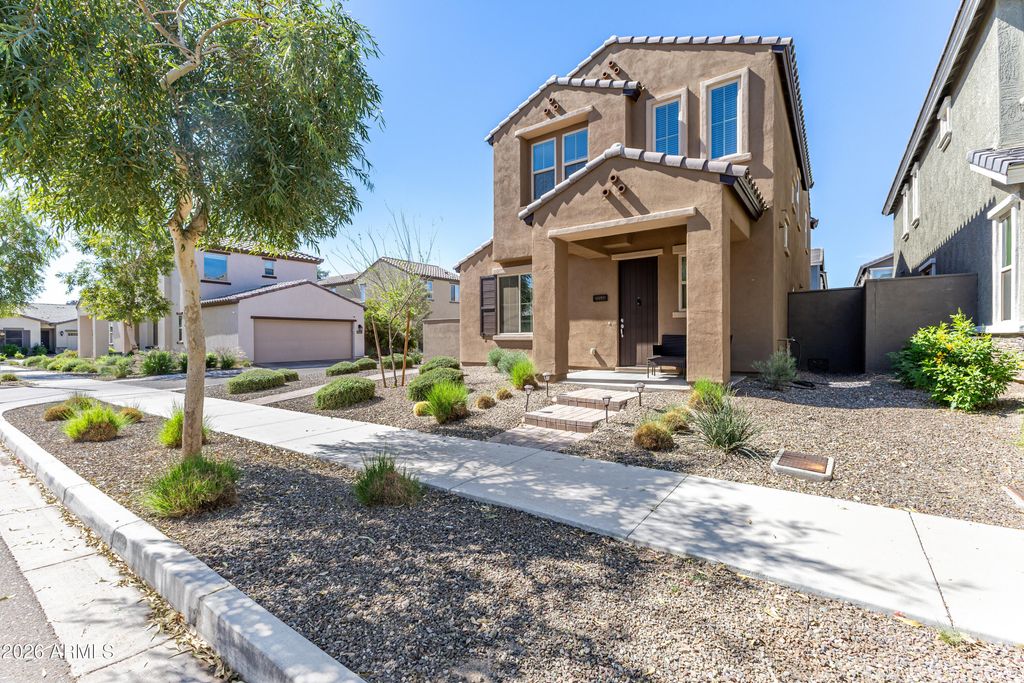 Photo of 25534 N 20th Lane, Phoenix, AZ 85085 (MLS # 7004101)