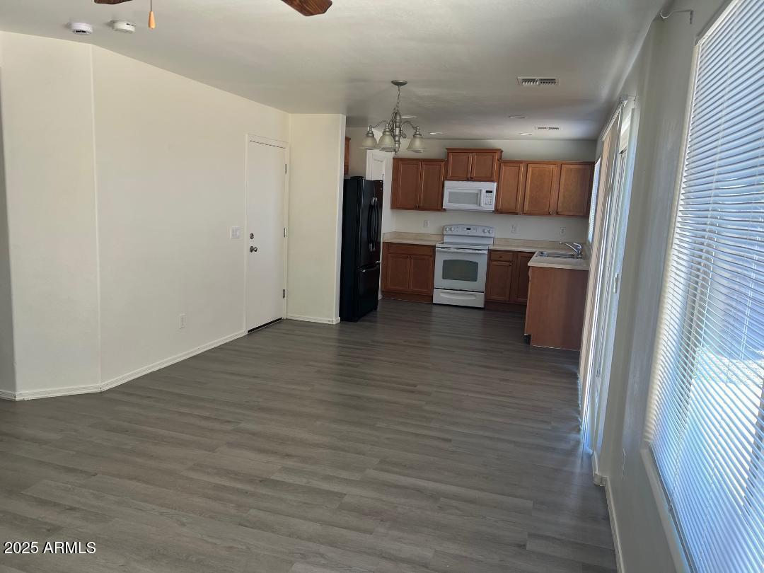 2982 N DAISY Drive N