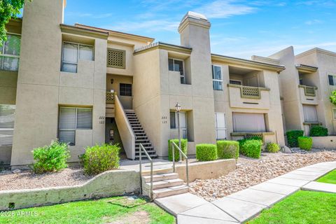 Photo of 1880 E Morten Avenue #223, Phoenix, AZ 85020 (MLS # 7041200)