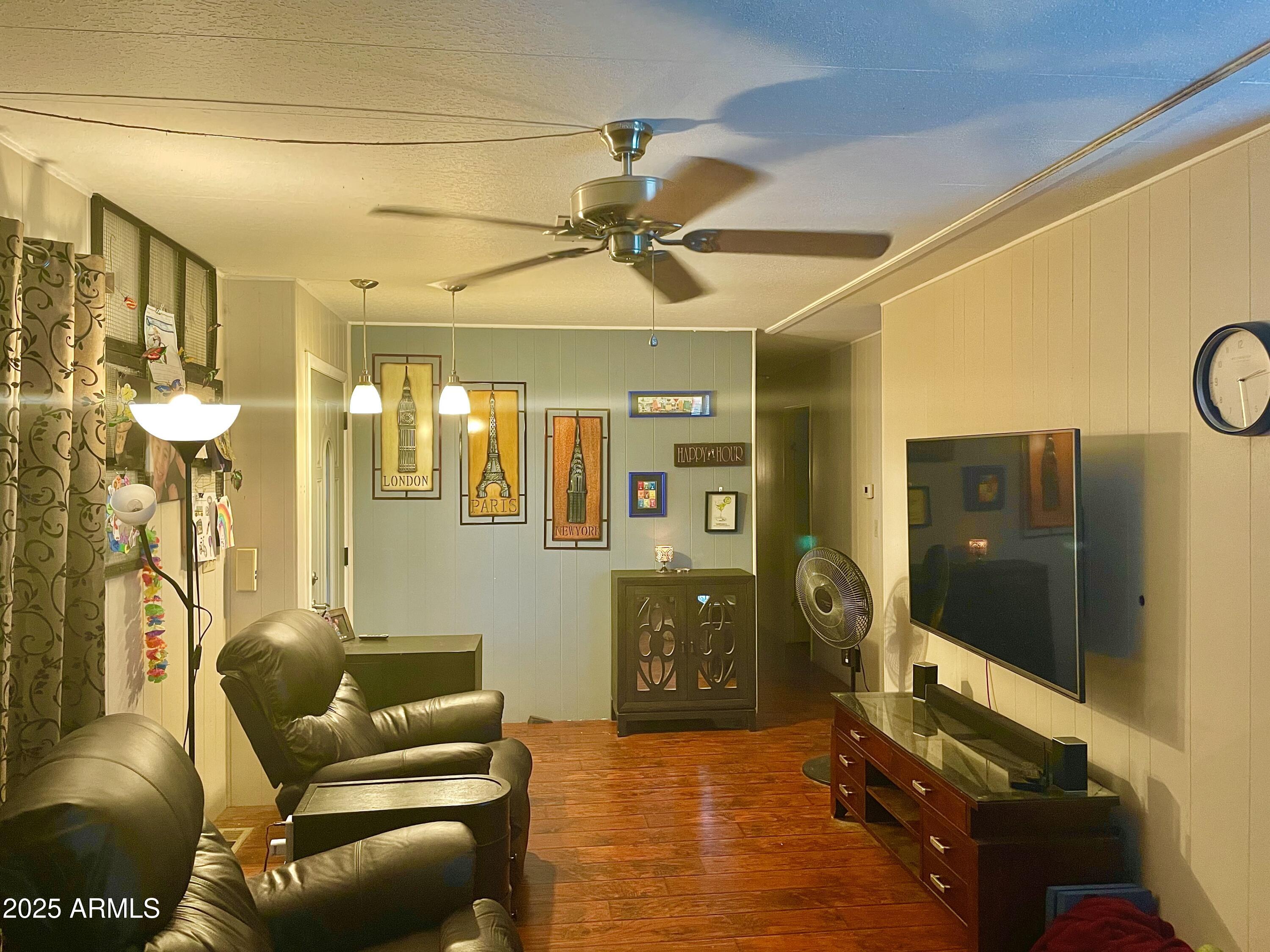 2050 W DUNLAP Avenue F294