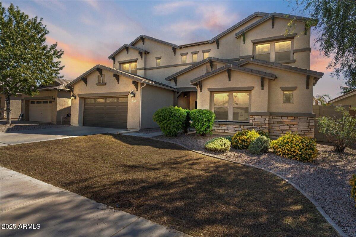 4223 E DEL RIO Drive