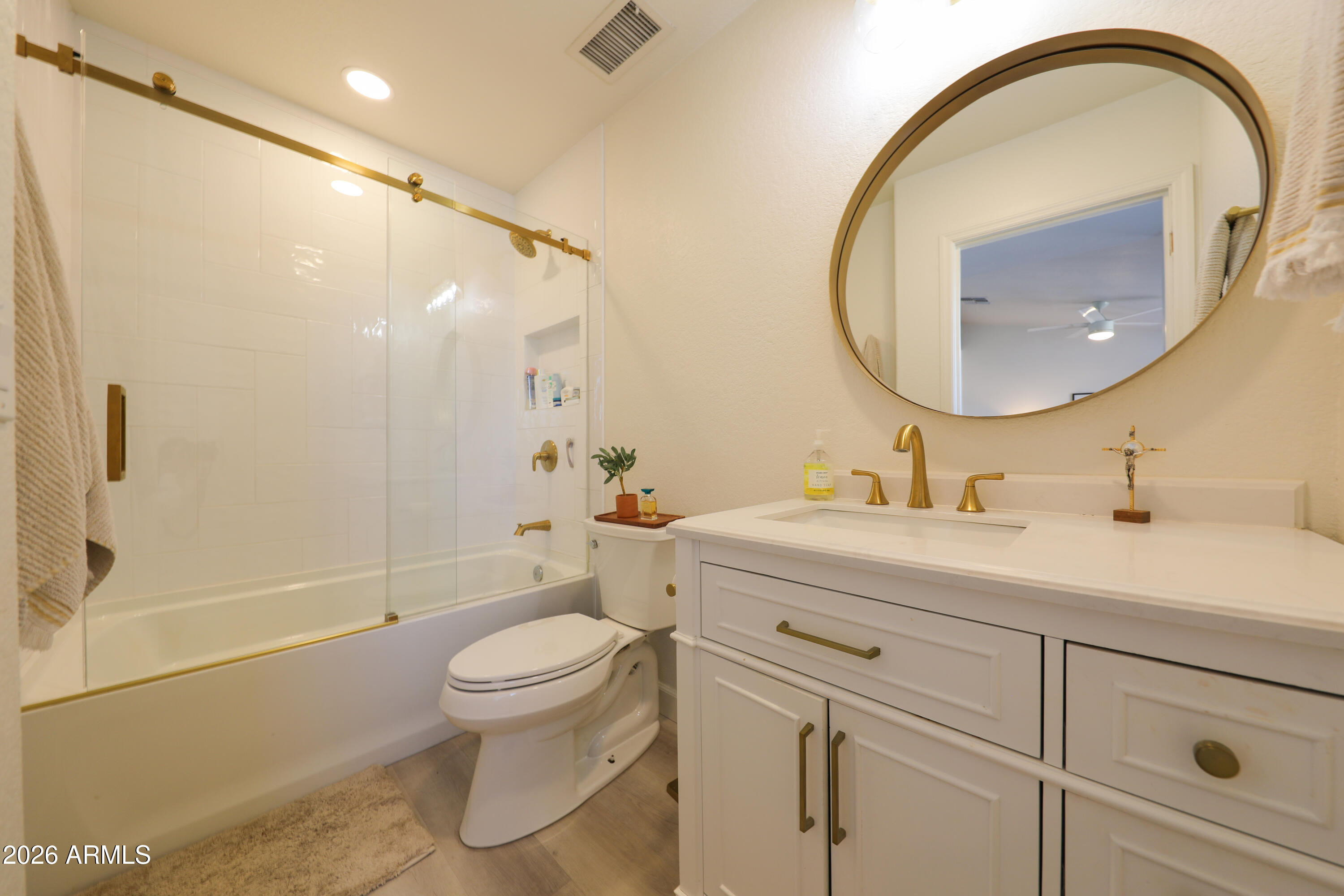 4003 W ROSE GARDEN Lane