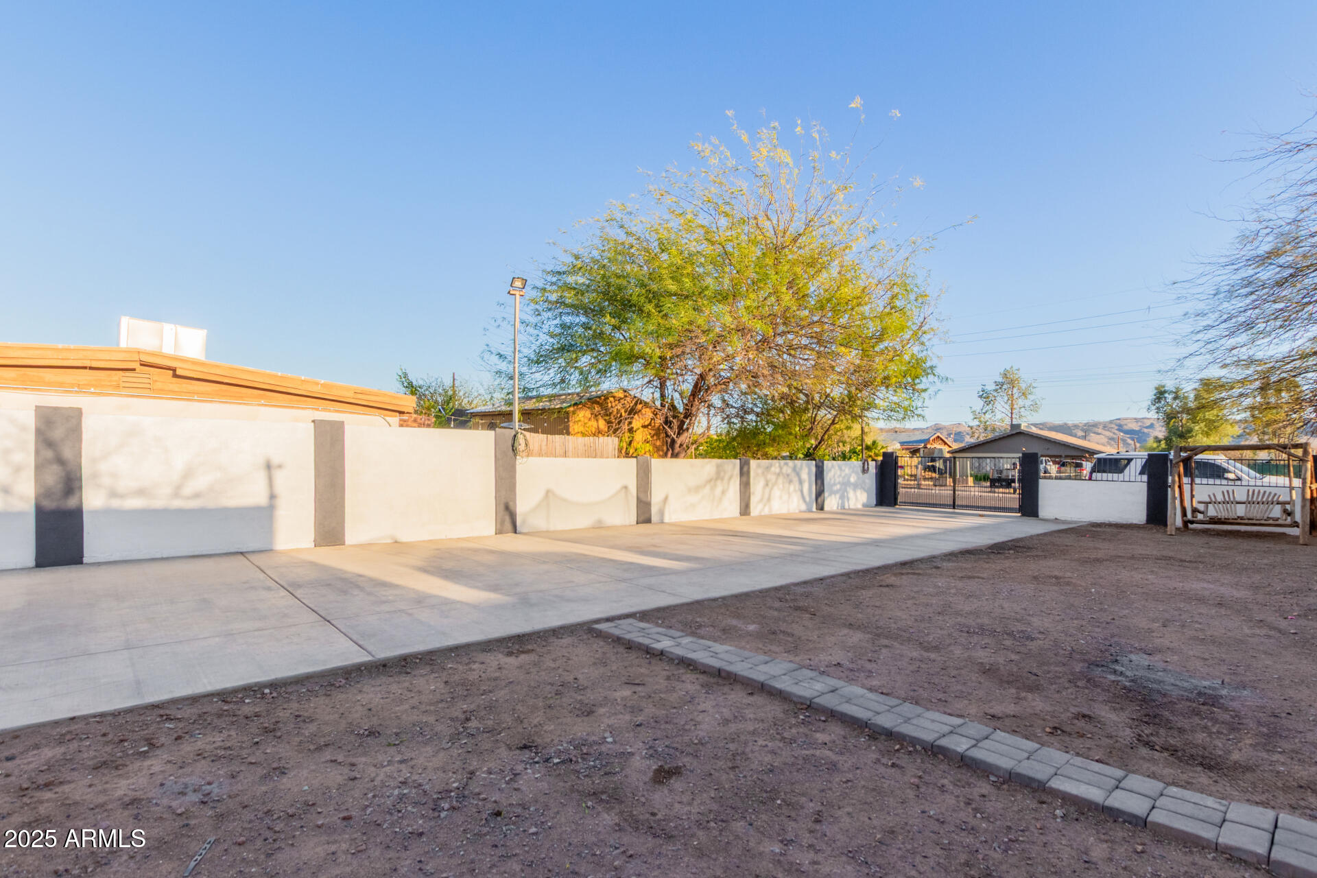 1506 E MARGUERITE Avenue