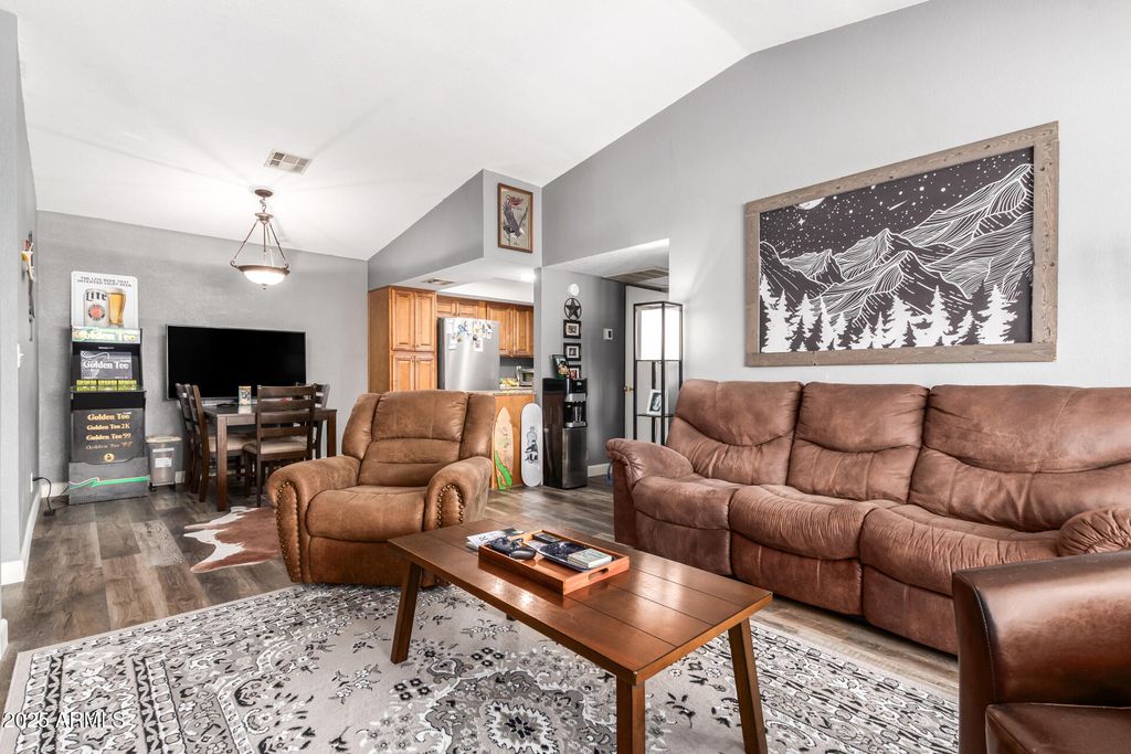 Photo of 1820 E Morten Avenue #214, Phoenix, AZ 85020 (MLS # 6975005)