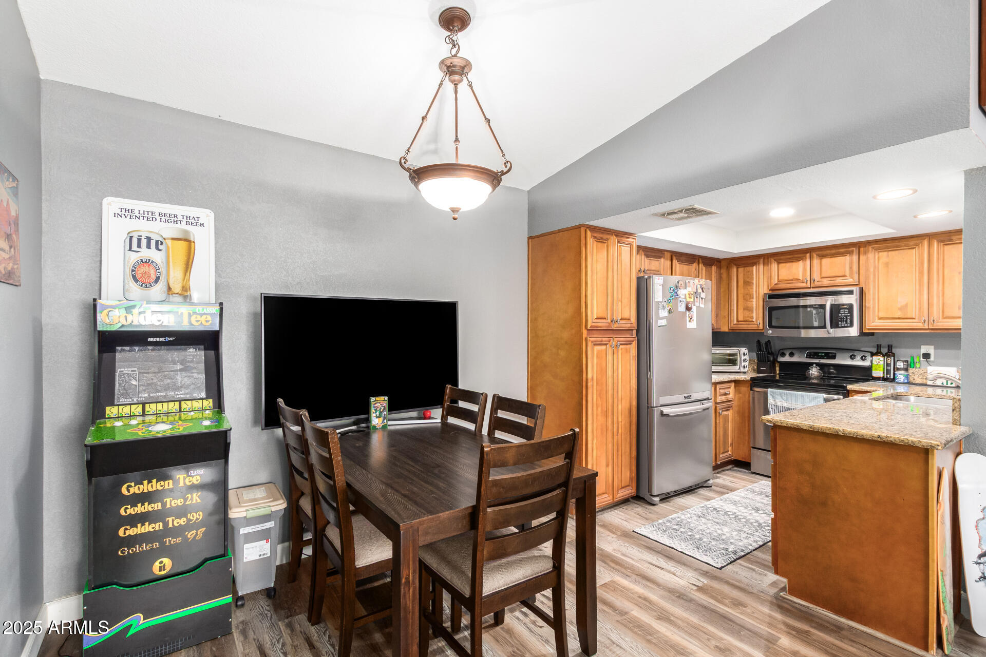 1820 E MORTEN Avenue 214