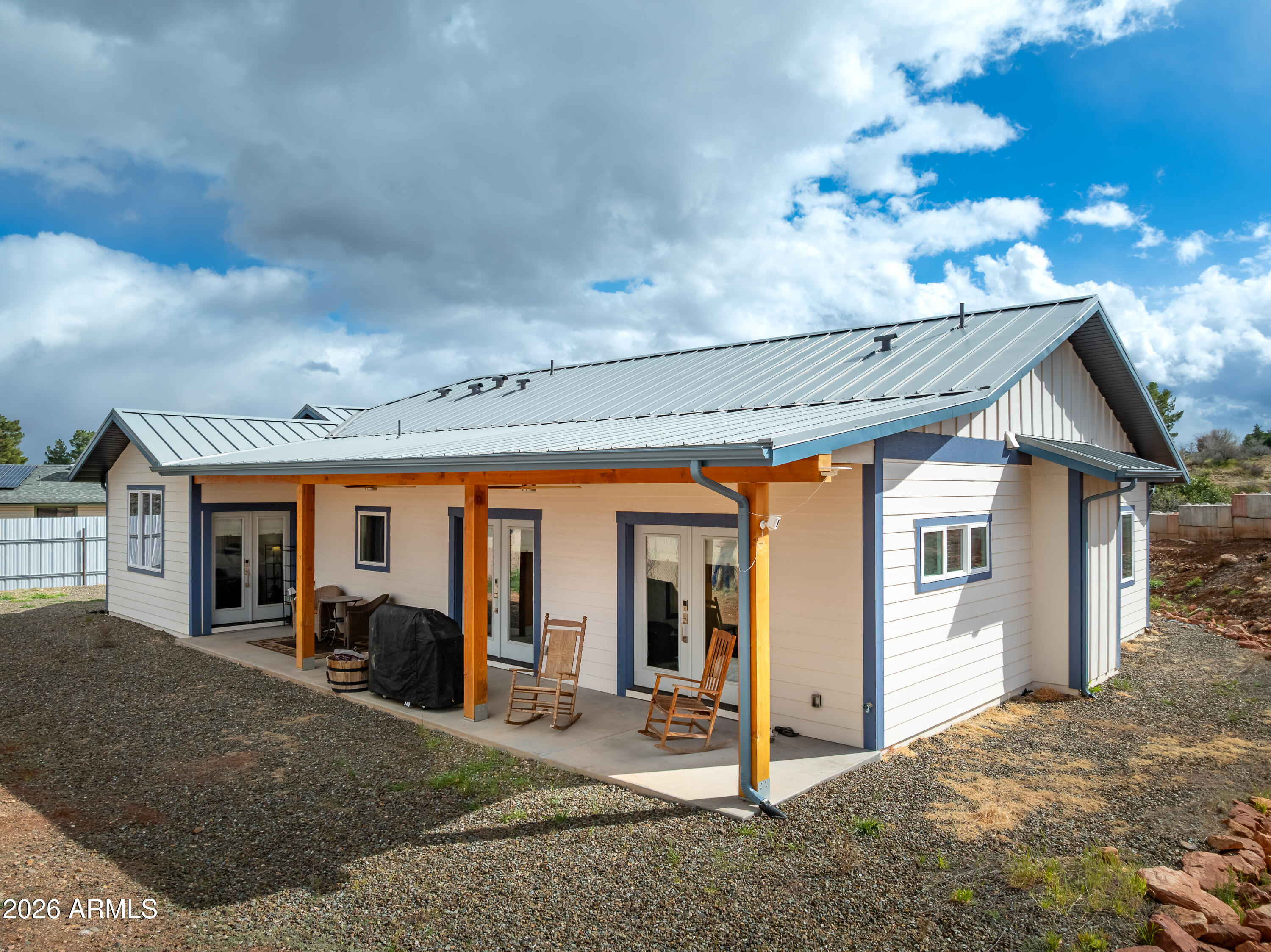 1506 E SUNSET Circle