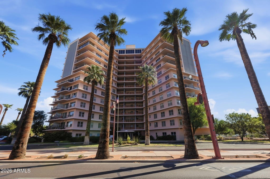 Photo of 2201 N Central Avenue #3F, Phoenix, AZ 85004 (MLS # 7088913)