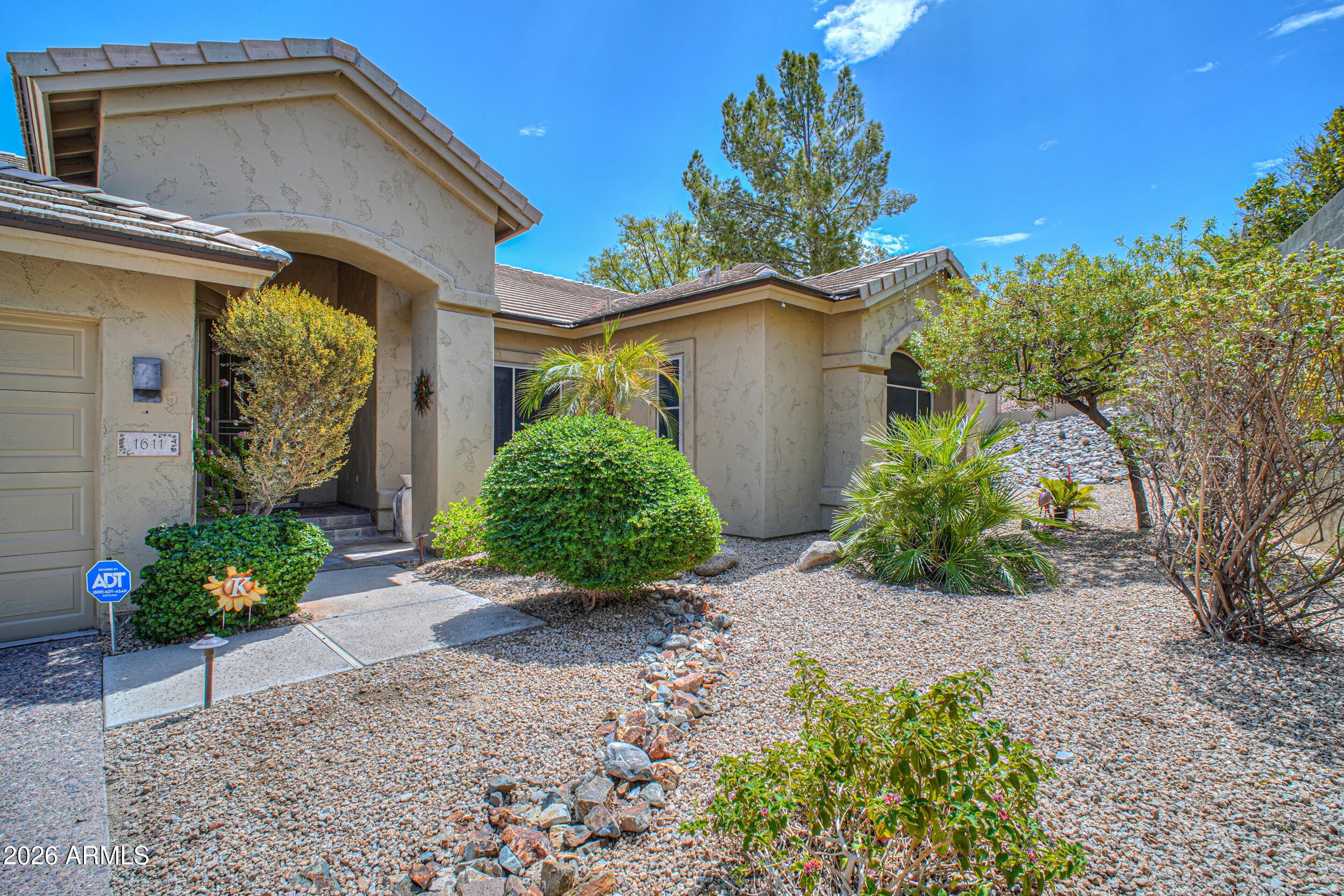 1611 E REDFIELD Road
