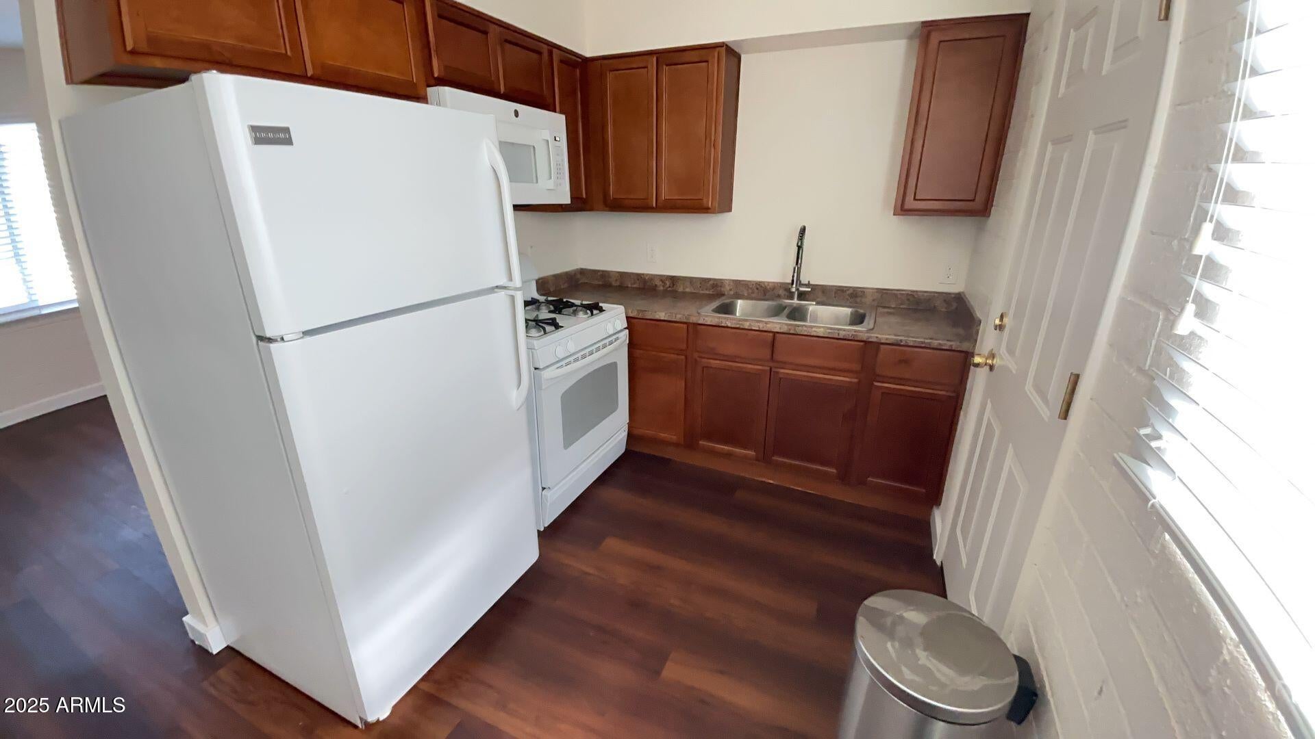 1411 E Sierra Street Apt 2