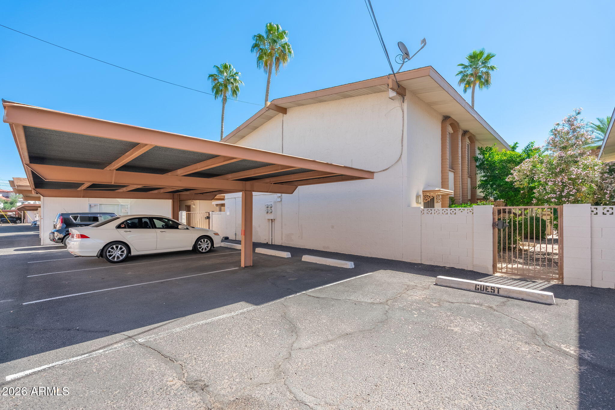 4848 N WOODMERE FAIRWAY -- 5